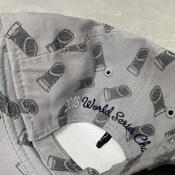Boston Red Sox 2018 World Series Champions hat - Picture 4 of 5